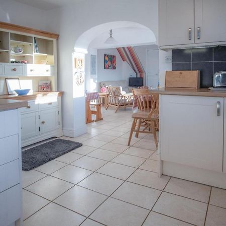 Maytree Cottage - 4 Bedroom Holiday Home - Tenby Eksteriør billede