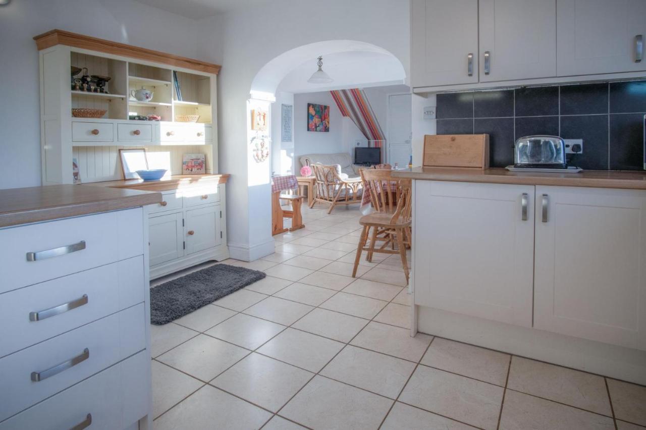 Maytree Cottage - 4 Bedroom Holiday Home - Tenby Eksteriør billede