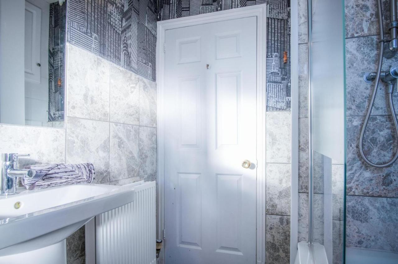 Maytree Cottage - 4 Bedroom Holiday Home - Tenby Eksteriør billede