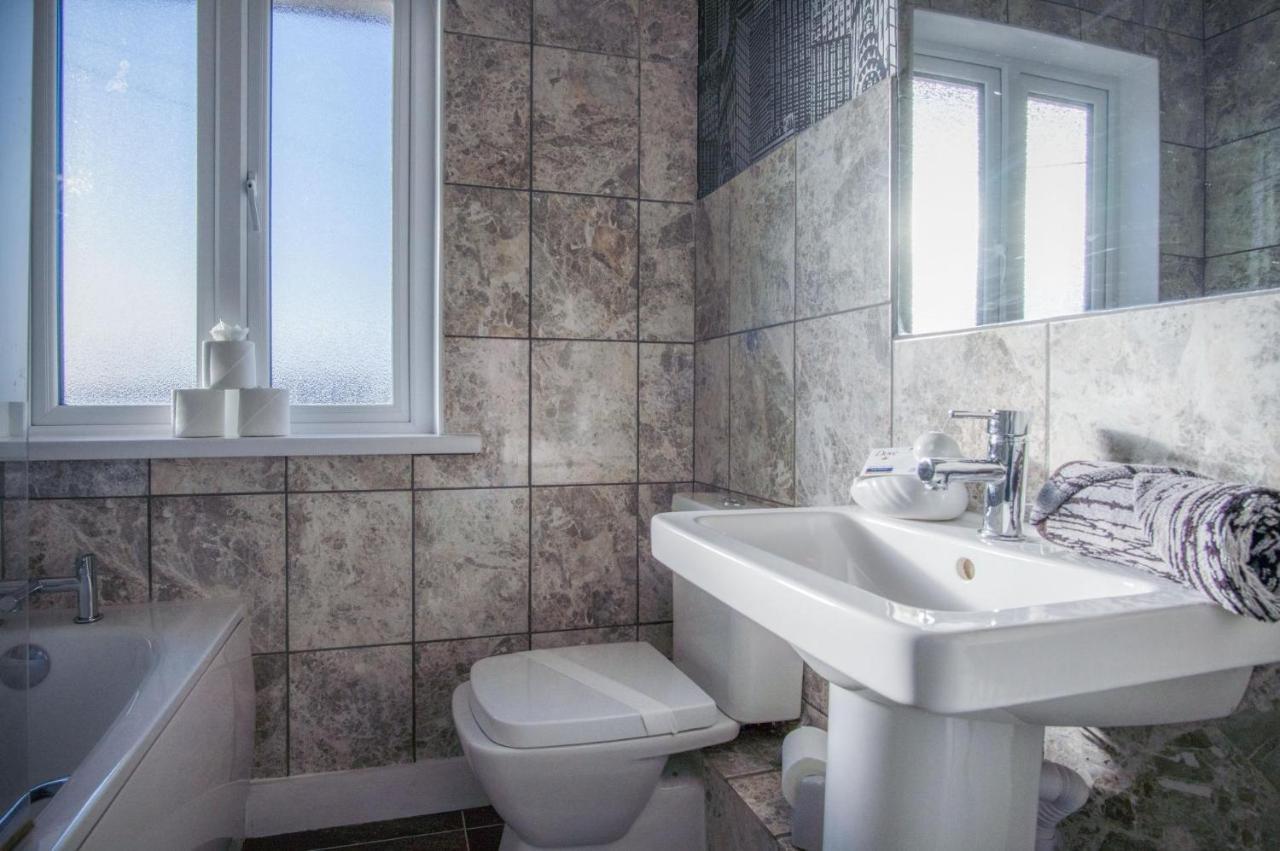 Maytree Cottage - 4 Bedroom Holiday Home - Tenby Eksteriør billede